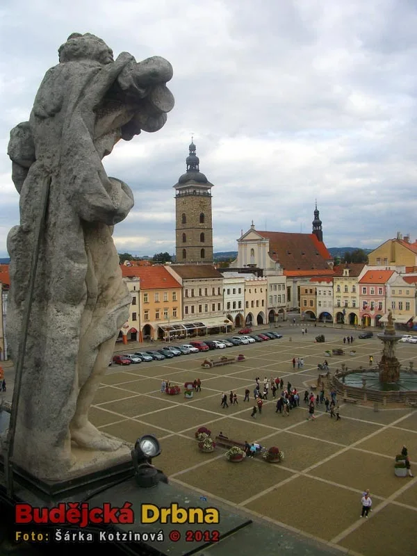 Výhled na město z budovy radnice