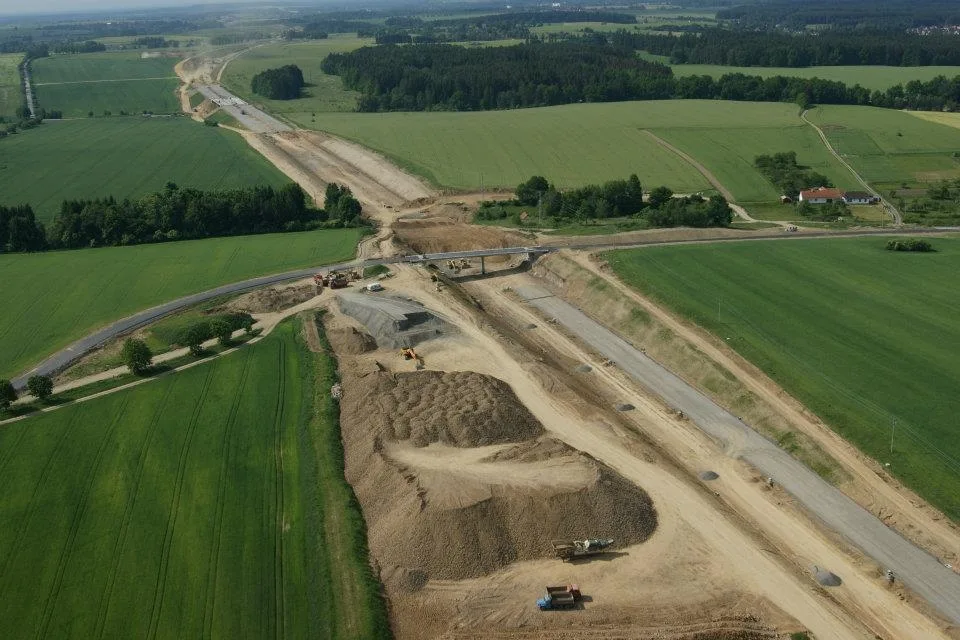 Práce na D3 mezi Táborem a Veselím nad Lužnicí