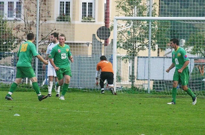 Vít Zábranský definitivně uhasil bodové naděje Rudolfova čtvrtým gólem, když prošel děravou obranou jako nůž máslem
