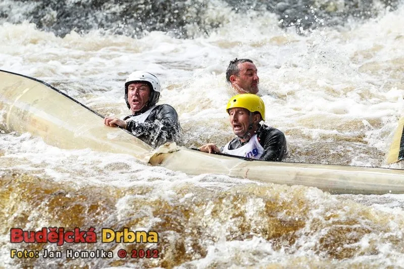 Některé lodě náročné jezy nepřežily