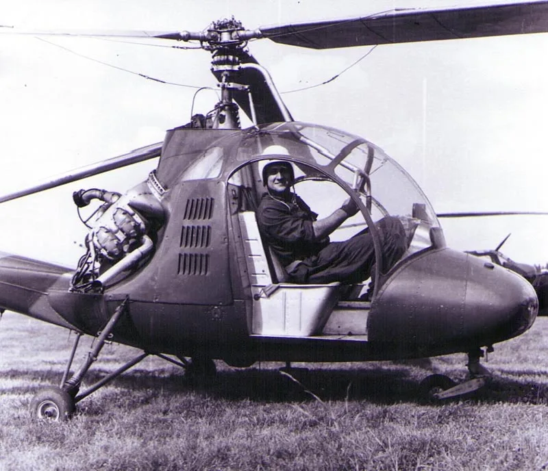 Svazarmovská HC-102 v Hořicích s pilotem Ottou Zemkem
