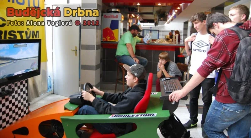 Kluci se zabavili virtuální realitou