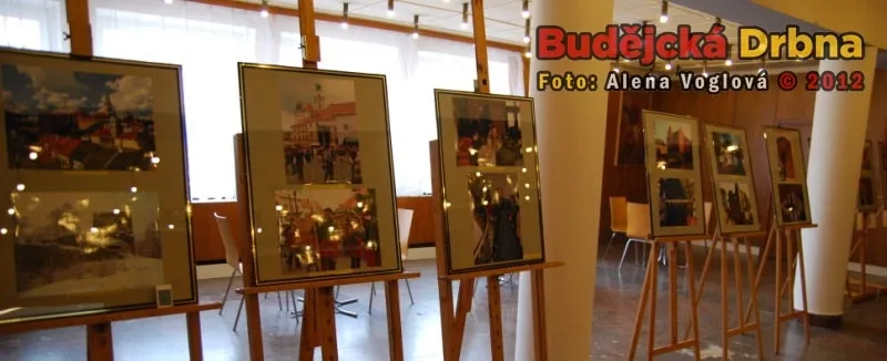 Výstava fotek z kulturních dění po jižních Čechách