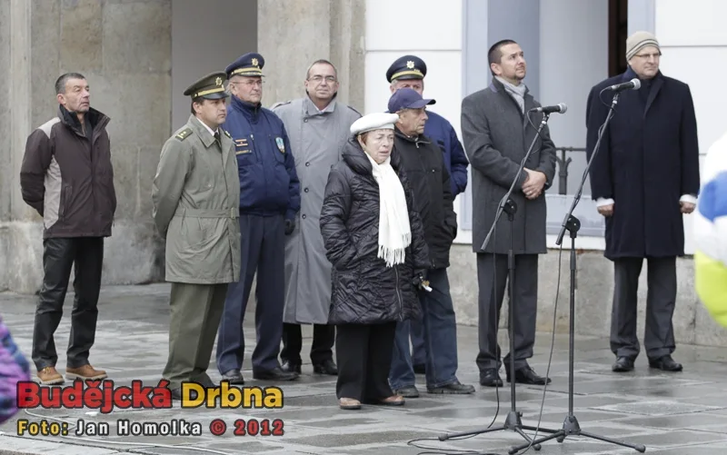 Hosté pietního aktu