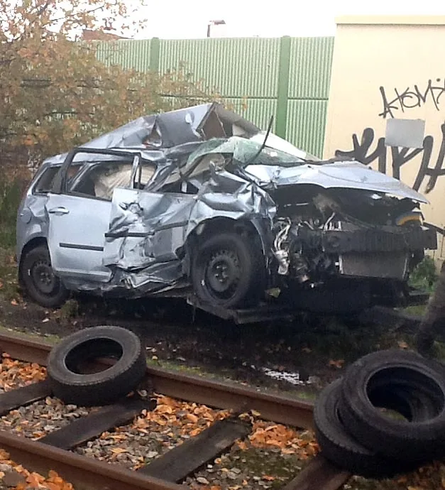 Zdemolovaný Ford Focus C-Max