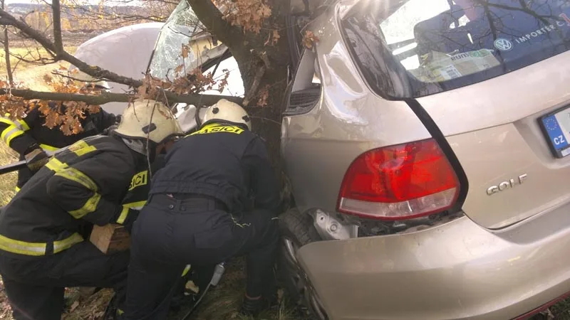 Tragická nehoda Volkswagenu Golf u Plané