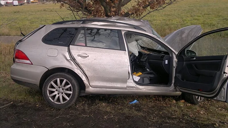 Tragická nehoda Volkswagenu Golf u Plané