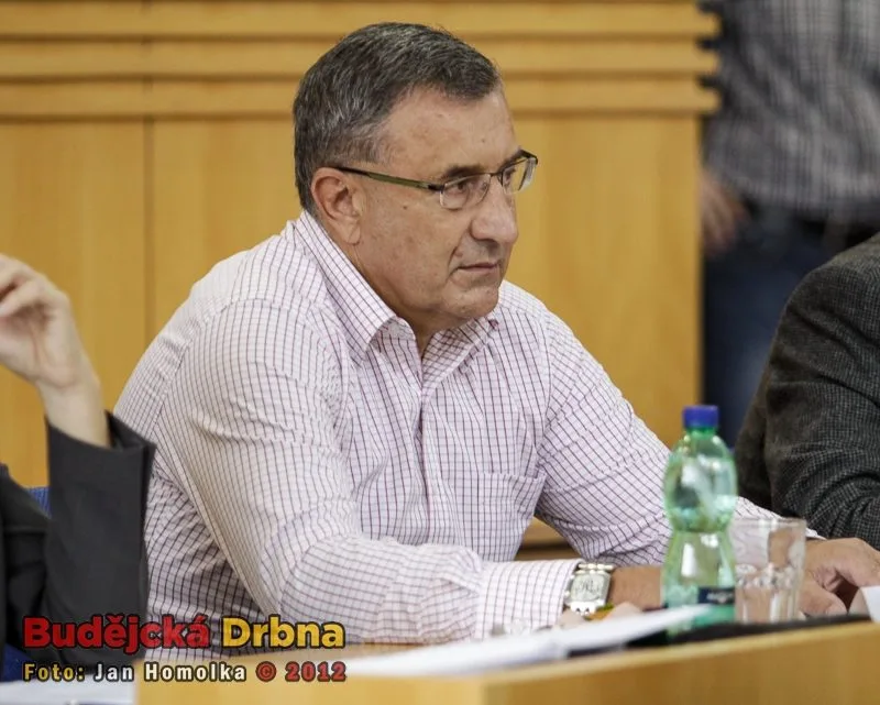 Hlasování se zůčastnil i Ladislav Pouzar