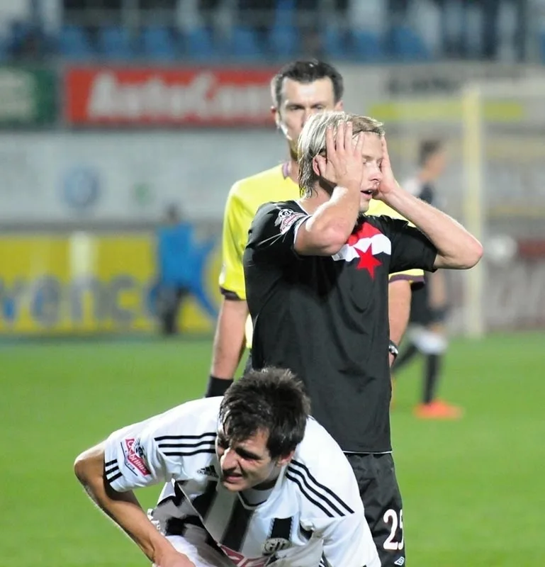 Mičola dostal po zákroku na Machovce žlutou kartu