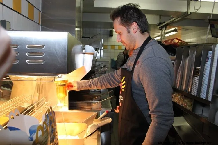 Útočník Ladislav Kohn se stal vrchním obsluhovačem fritézy na hranolky