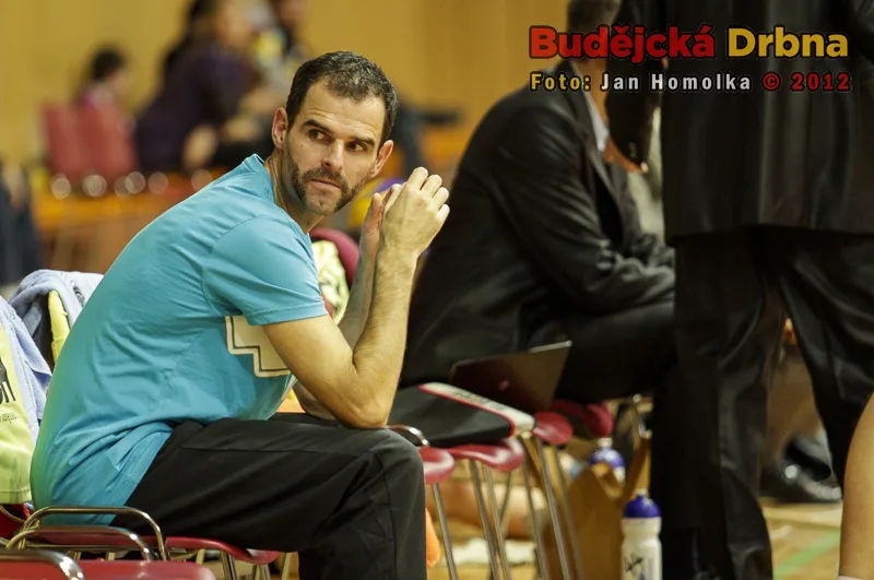Do projektu Movember se zapojil také Filip Hoch