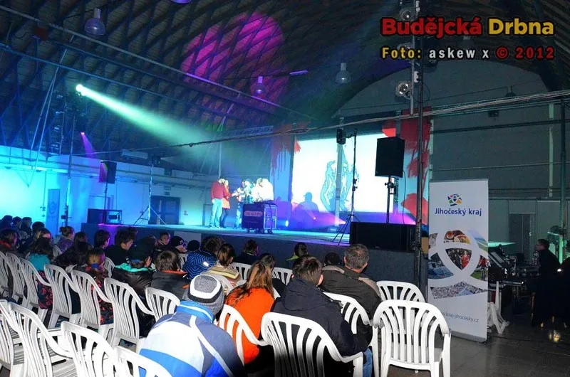 4Před představením projektu The Action