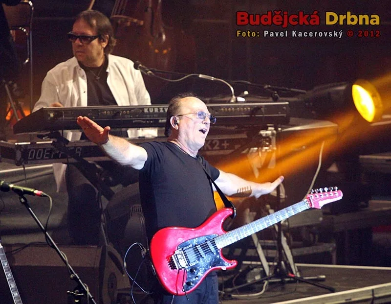 Sedmdesátiletý frontman legendární kapely Petr Janda