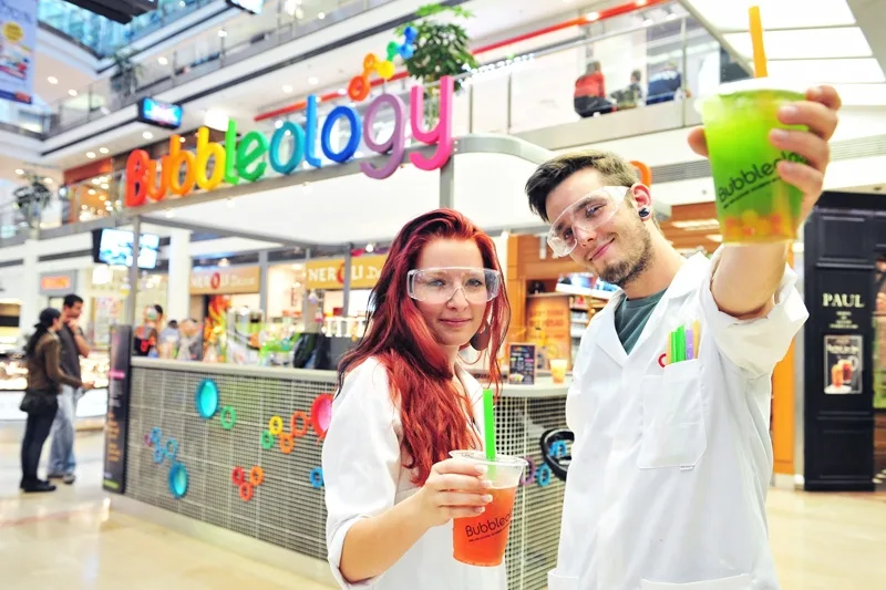 Bubbleologové v pražském Obchodním centru Atrium Flora
