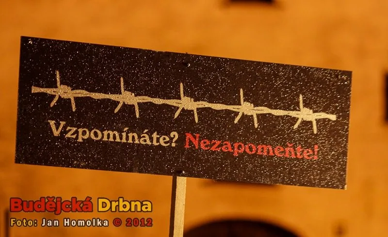 Shromáždění se opět neobešlo bez transparentů