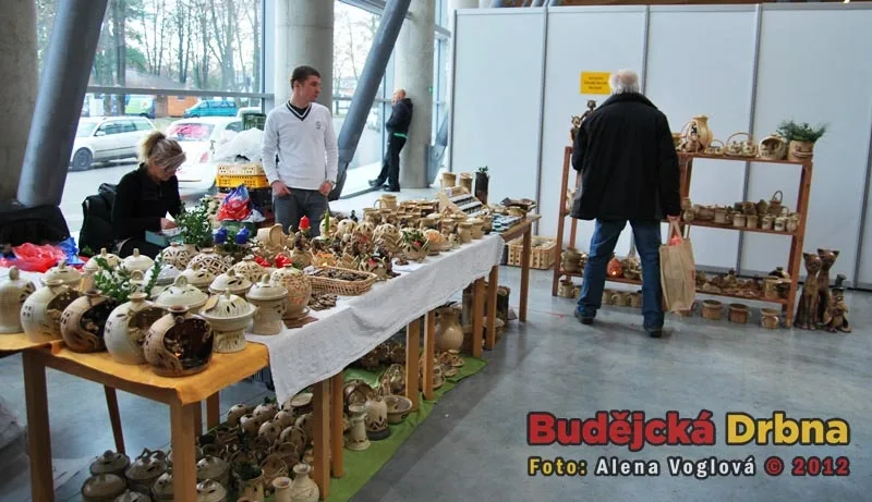 Na Adventních trzích nemohla chybět ani keramika