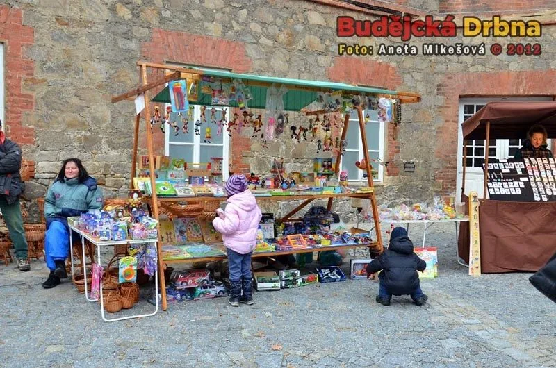 Adventní trh v Knížecím dvoře na Hluboké