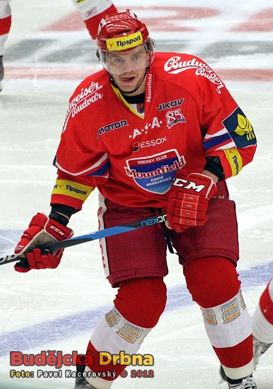 Jakub Langhammer skóroval na ledě ČEZ Areny hned dvakrát