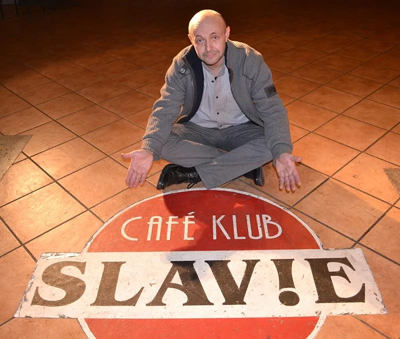 Robert Nebřenský v Café Klubu Slavie