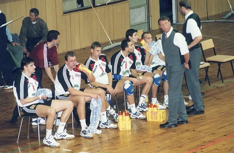 Trenér Milan Žák na lavičce Jihostroje