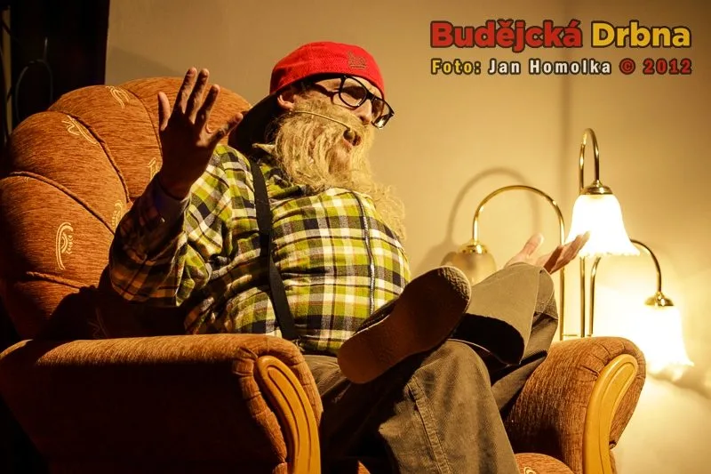 Do role dědečka se vžil Radek Bakalář