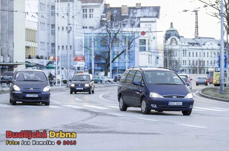 Křižovatka na Senovážném náměstí
