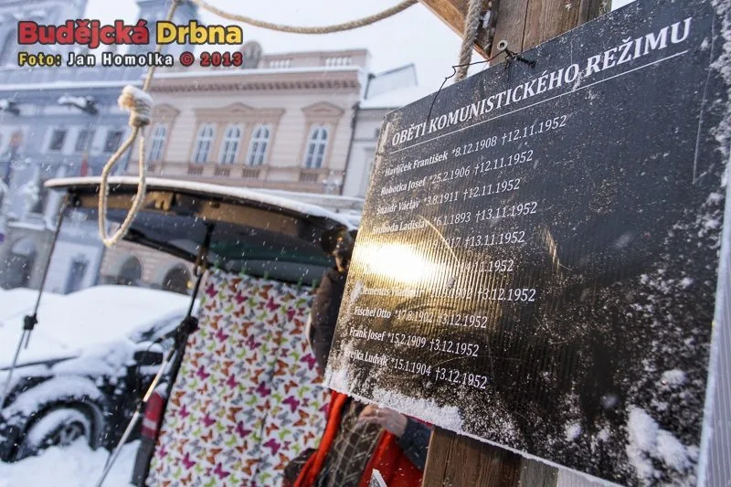 Protestní shromáždění proti zástupcům KSČM v radě Jihočeského kraje