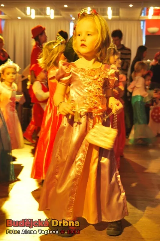 Dětský maškarní karneval v Metropolu