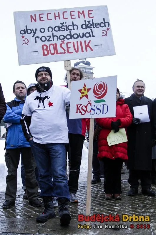 Poprvé od 17. listopadu loňského roku se odpůrci krajské koalice vrátili na náměstí Přemysla Otakara II.