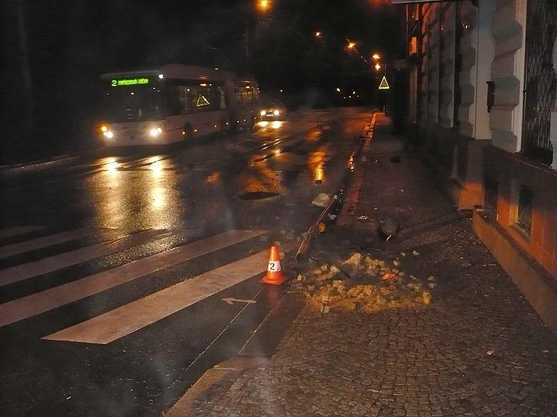 Poražená světelná signaliizace v ulici Na Sadech