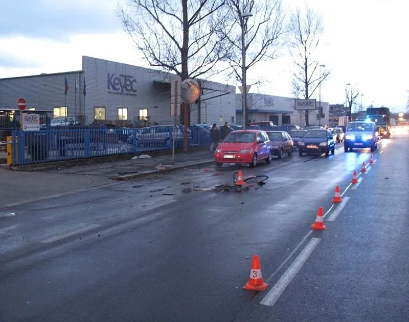 Místo dnešního ranního střetu auta a cyklisty