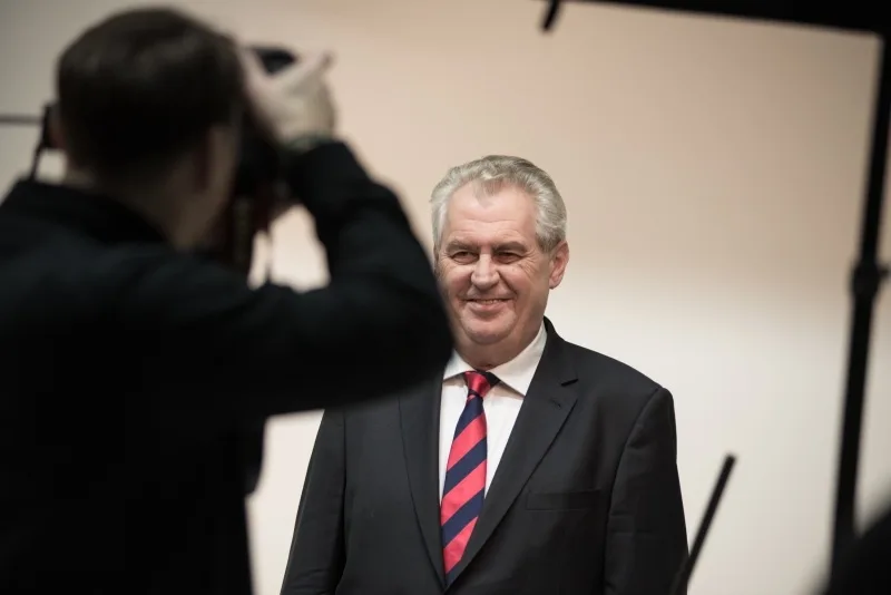 Fotografování oficiálního portrétu Miloše Zemana