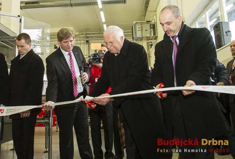 Slavnostní otevření stáčírny plechovkového piva v Budějovickém Budvaru