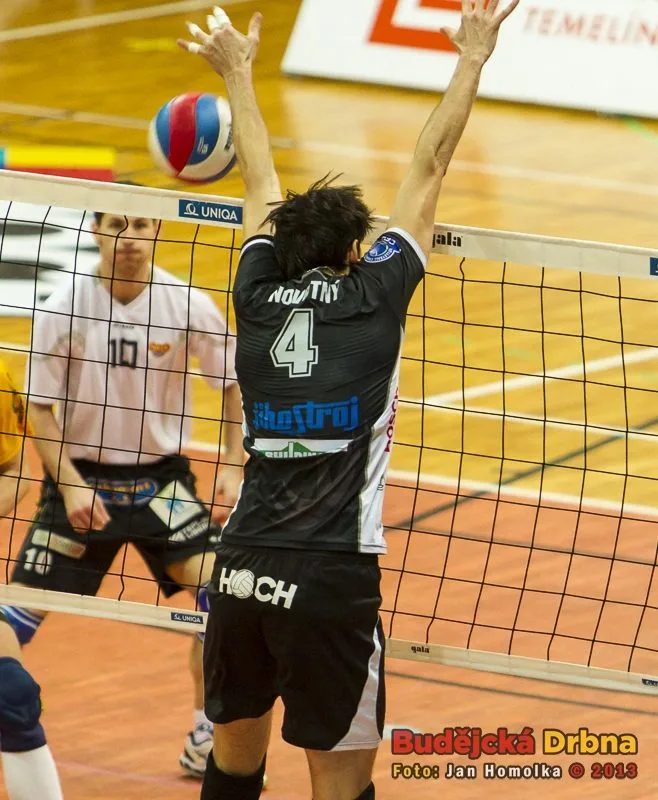 Jakub Novotný blokuje
