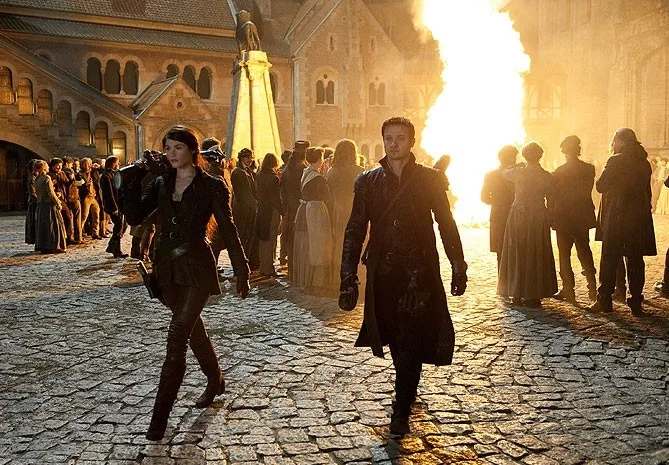 Gemma Arterton a Jeremy Renner