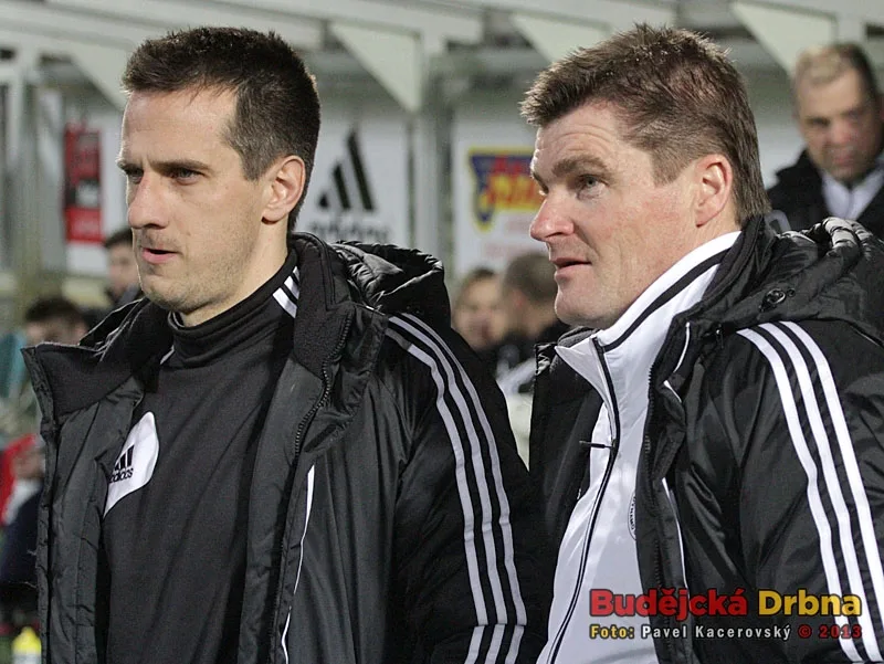 Trenérská dvojice Dynama Pavol Švantner a Martin Vozábal (zprava)