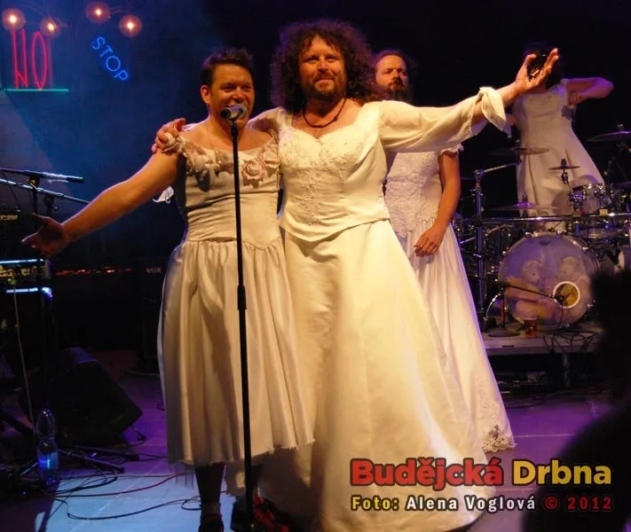 Loňský koncert Monkey Business na budějckém náměstí