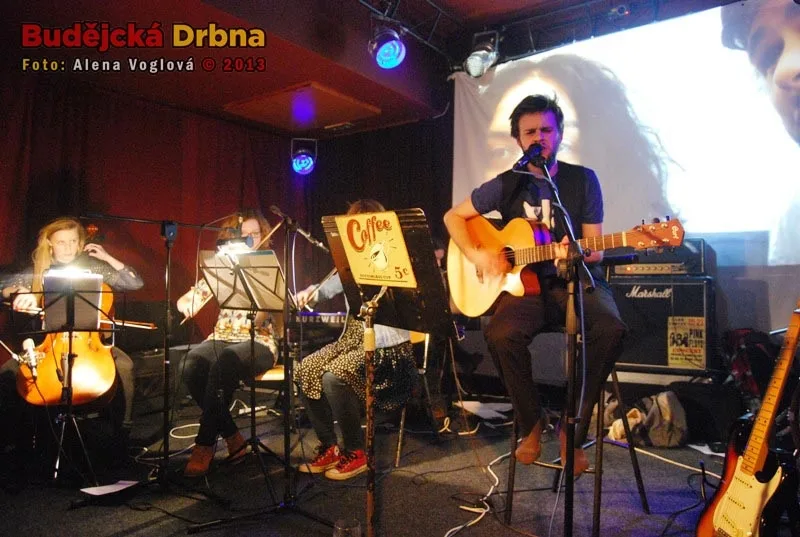 Koncert Strong Coffee v Café Klubu Slavie