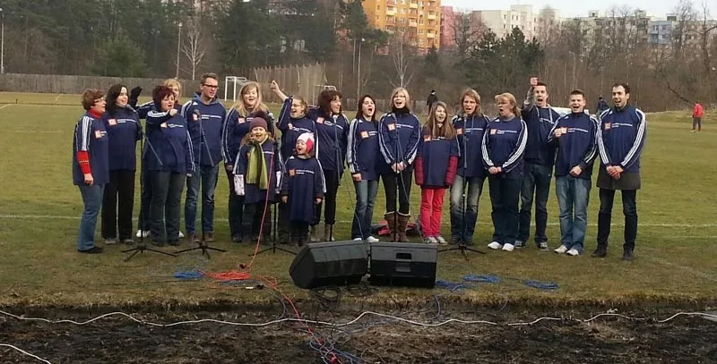 Pěvecký sbor Nuzický zvonek a jeho chorál „Naše hrdost Olympie, týnské srdce pro ni bije“