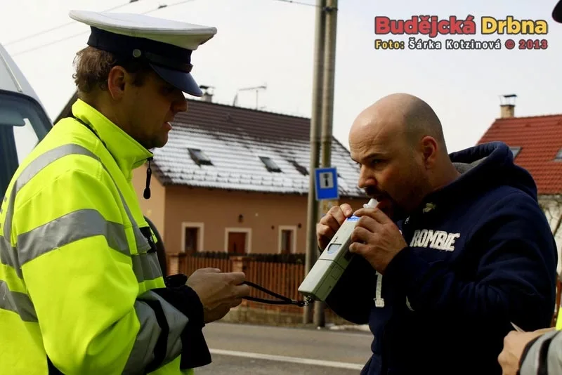 Policejní akce Řídím, piju nealko na Borku