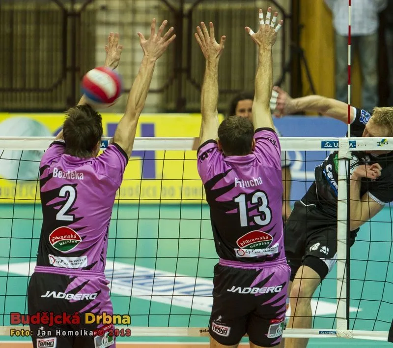 VK Jihostroj České Budějovice - Volejbalový oddíl Příbram 3:2