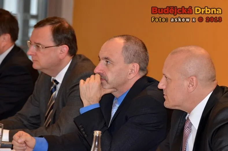 Setkání Jihočeské hospodářské komory s premiérem Petrem Nečasem - předseda JHK Miroslav Dvořák, ministr průmyslu a obchodu Martin Kuba, premiér Petr Nečas