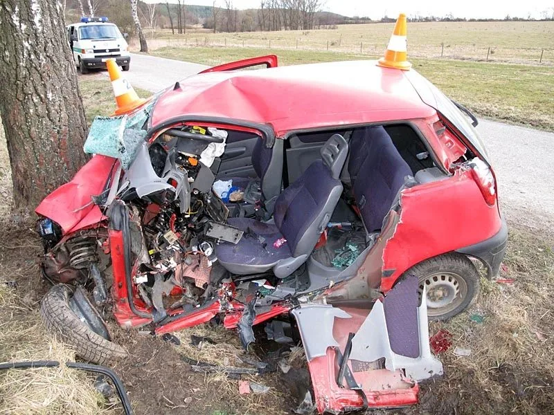 Zdemolovaný Fiat Punto mladého řidiče z Táborska