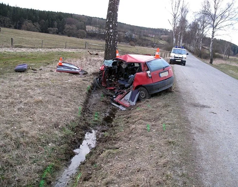 Zdemolovaný Fiat Punto mladého řidiče z Táborska