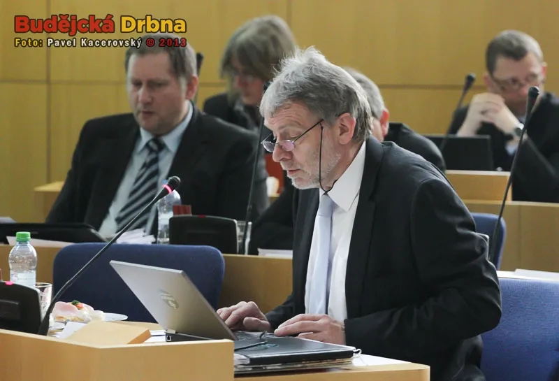 Tomáš Jirsa při jednání krajského zastupitelstva