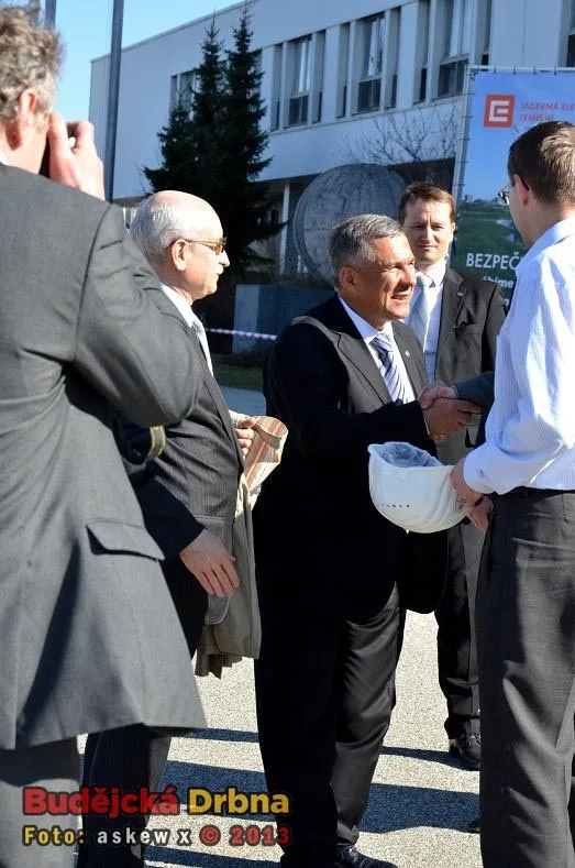Prezident Minnichanov se loučí se zaměstnanci Jaderné elektrárny Temelín