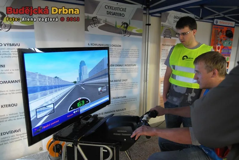 Motocyklový trenažér byl oblíbený