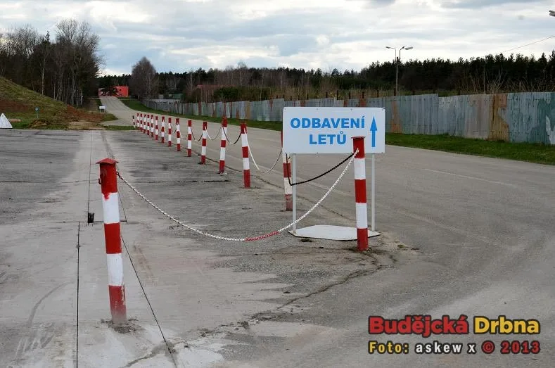 Areál letiště v Plané
