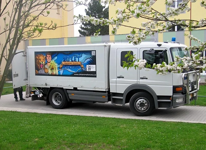 Roadshow České národní banky na budějcké Základní škole Oskara Nedbala