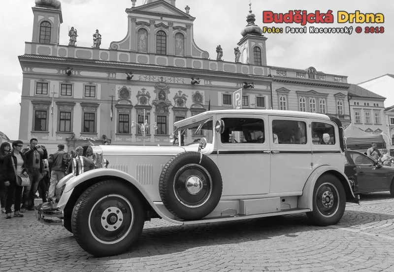Před radnici přijela vzácná návštěva